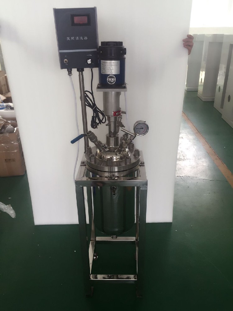 不銹鋼雙層反應(yīng)釜